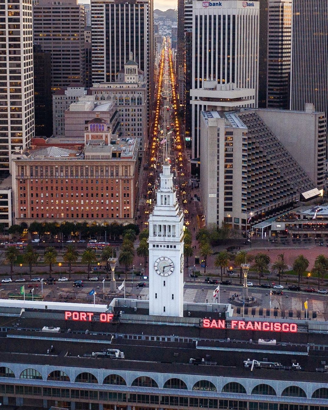 Downtown & waterfront on the San Francisco tour